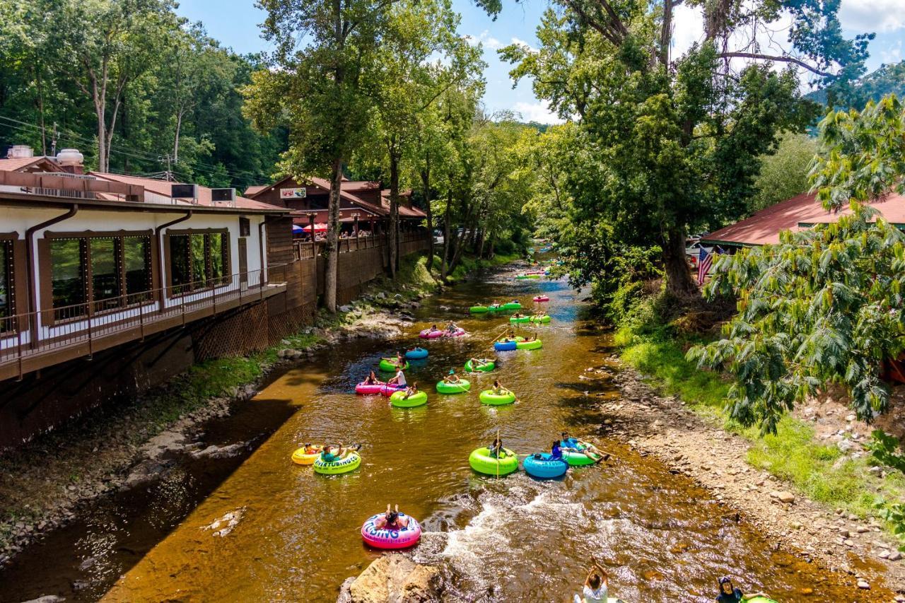 Riverside Trout Cottage 海伦 外观 照片